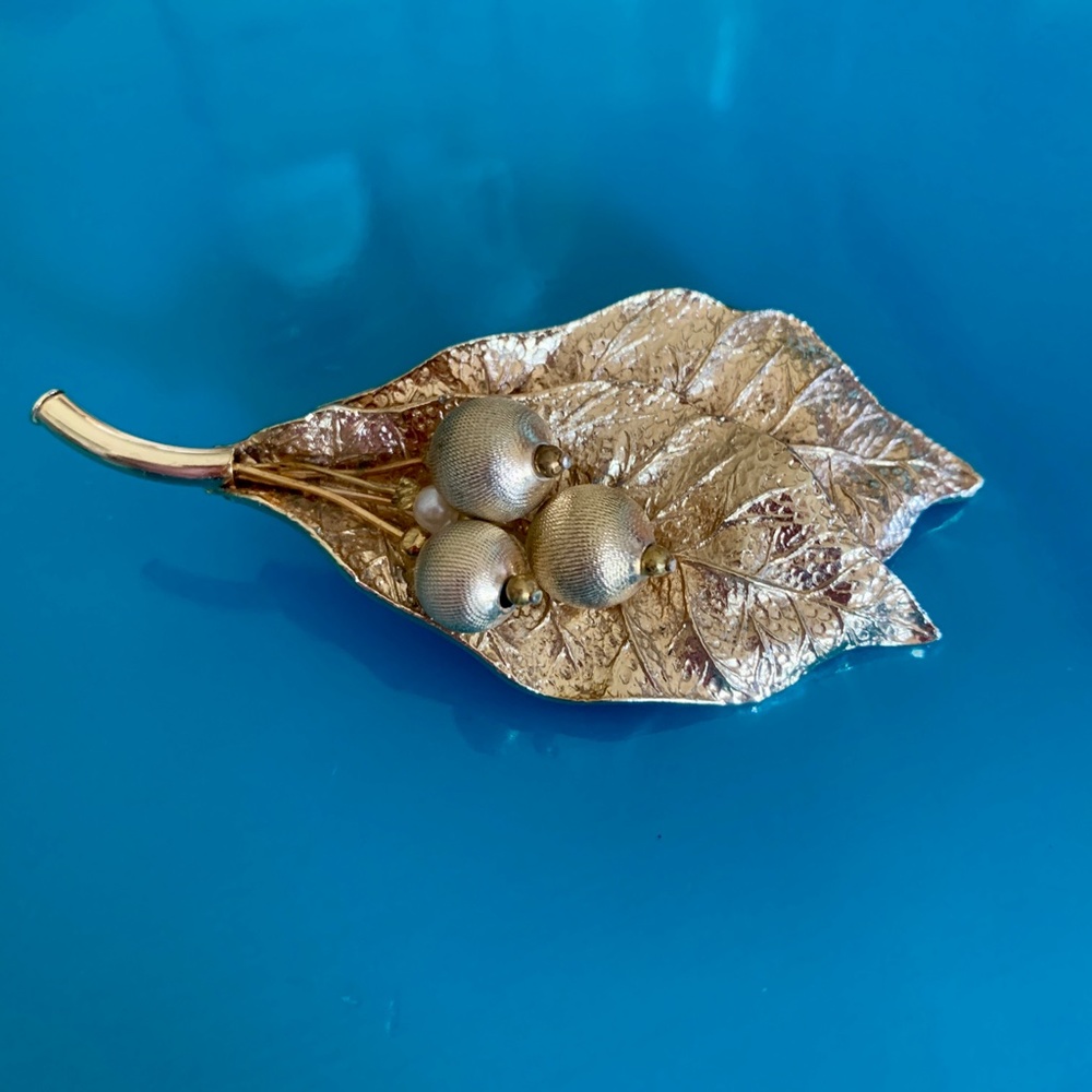 Vintage & Rare Sanson SA Gold Tone Leaf Brooch ~ Collectible Jewelry - Vintage B